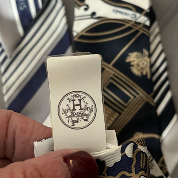 Hermes Navy and Cream Scarf - Picture 4 of 5